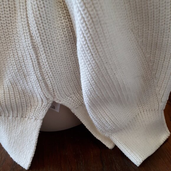 Calvin Klein Sweater - Ivory with black logo, Oversized - Picture 6 of 7